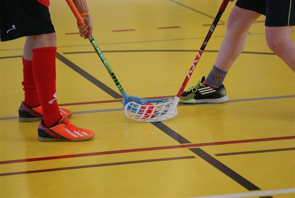 Få det rette floorball grej hos floorballcentret dk