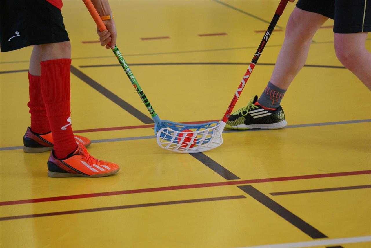 Få det rette floorball grej hos floorballcentret dk